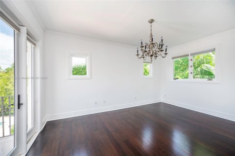 House in Coral Gables, Florida 6 bedrooms, 655.61 sq.m. № 1882021 - photo 21