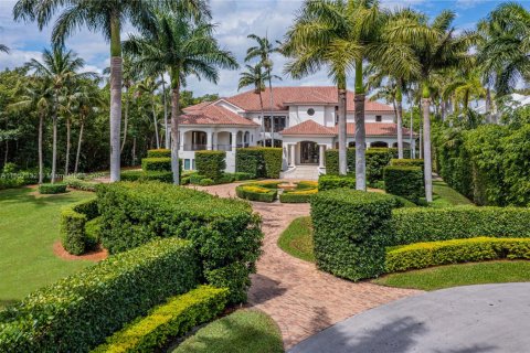 House in Coral Gables, Florida 6 bedrooms, 655.61 sq.m. № 1882021 - photo 22