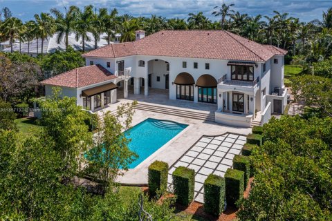 House in Coral Gables, Florida 6 bedrooms, 655.61 sq.m. № 1882021 - photo 24
