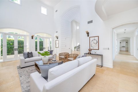 House in Coral Gables, Florida 6 bedrooms, 655.61 sq.m. № 1882021 - photo 4
