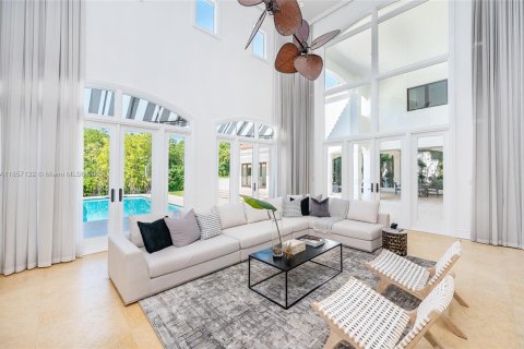 House in Coral Gables, Florida 6 bedrooms, 655.61 sq.m. № 1882021 - photo 5