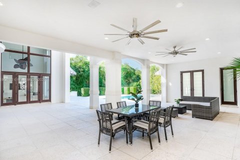 House in Coral Gables, Florida 6 bedrooms, 655.61 sq.m. № 1882021 - photo 13