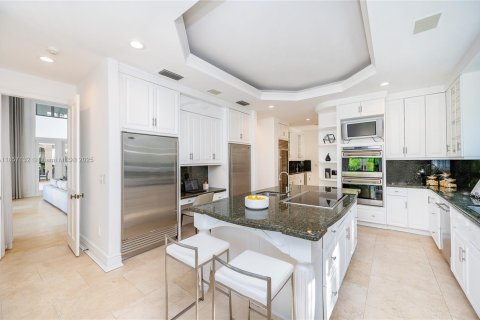 House in Coral Gables, Florida 6 bedrooms, 655.61 sq.m. № 1882021 - photo 8