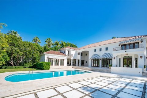 House in Coral Gables, Florida 6 bedrooms, 655.61 sq.m. № 1882021 - photo 12