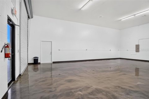 Купить коммерческую недвижимость в Порт-Оранж, Флорида 104.05м2, № 2347854 - фото 11