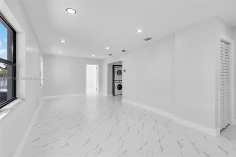 Купить виллу или дом в Лейк-Уорт, Флорида 2 спальни, 87.79м2, № 2055897 - фото 5