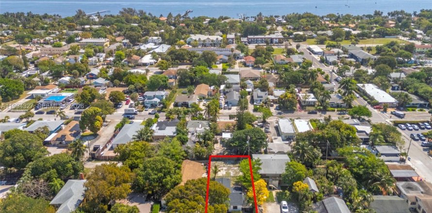 Дом в Лейк-Уорт, Флорида 2 спальни, 87.79м2 № 2055897