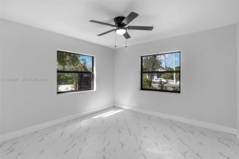 Купить виллу или дом в Лейк-Уорт, Флорида 2 спальни, 87.79м2, № 2055897 - фото 15
