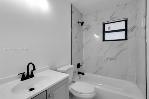 Купить виллу или дом в Лейк-Уорт, Флорида 2 спальни, 87.79м2, № 2055897 - фото 22