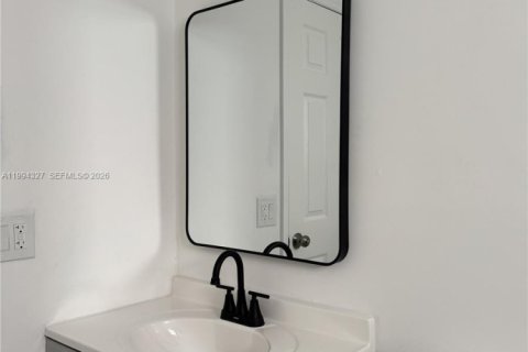 Купить виллу или дом в Лейк-Уорт, Флорида 2 спальни, 87.79м2, № 2055897 - фото 24