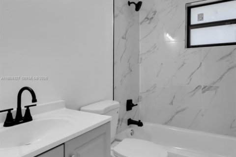 Купить виллу или дом в Лейк-Уорт, Флорида 2 спальни, 87.79м2, № 2055897 - фото 23