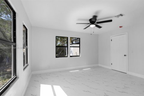 Купить виллу или дом в Лейк-Уорт, Флорида 2 спальни, 87.79м2, № 2055897 - фото 20