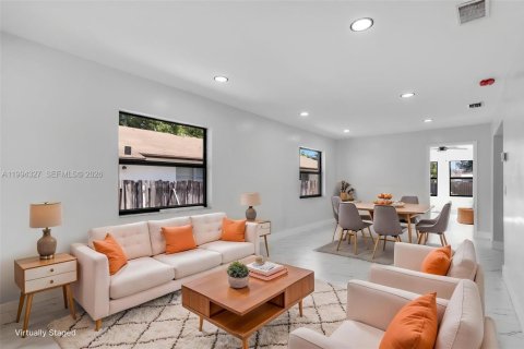 Купить виллу или дом в Лейк-Уорт, Флорида 2 спальни, 87.79м2, № 2055897 - фото 7