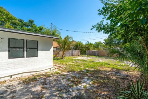 Купить виллу или дом в Лейк-Уорт, Флорида 2 спальни, 87.79м2, № 2055897 - фото 25