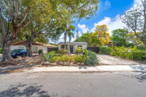 Купить виллу или дом в Лейк-Уорт, Флорида 2 спальни, 87.79м2, № 2055897 - фото 2