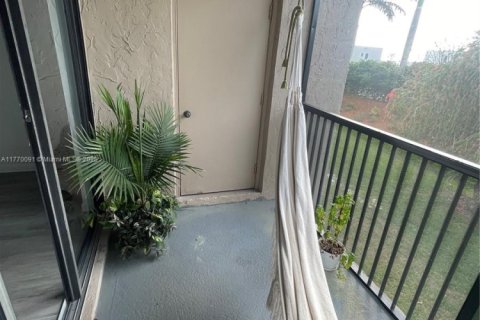 Condo in Weston, Florida, 2 bedrooms  № 1861224 - photo 25