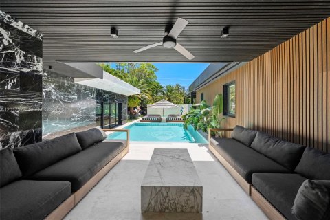Casa en venta en Miami Beach, Florida, 5 dormitorios, 315.87 m2 № 2154869 - foto 13