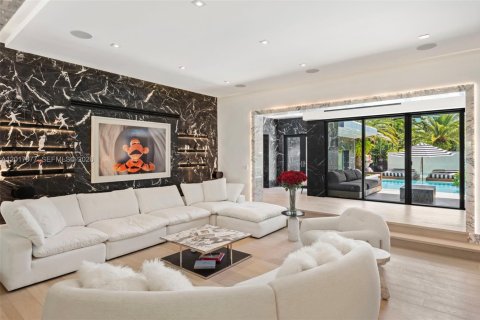 Casa en venta en Miami Beach, Florida, 5 dormitorios, 315.87 m2 № 2154869 - foto 4