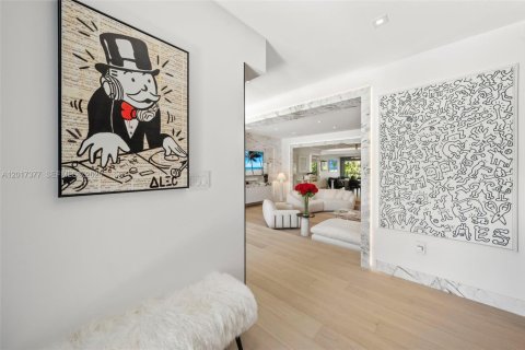 Casa en venta en Miami Beach, Florida, 5 dormitorios, 315.87 m2 № 2154869 - foto 3