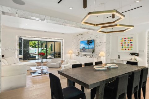 Casa en venta en Miami Beach, Florida, 5 dormitorios, 315.87 m2 № 2154869 - foto 9