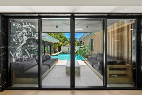 Casa en venta en Miami Beach, Florida, 5 dormitorios, 315.87 m2 № 2154869 - foto 24