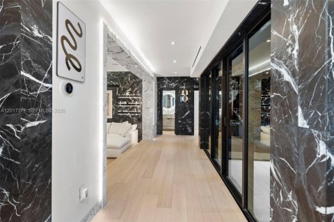 Casa en venta en Miami Beach, Florida, 5 dormitorios, 315.87 m2 № 2154869 - foto 17