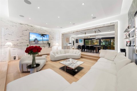 Casa en venta en Miami Beach, Florida, 5 dormitorios, 315.87 m2 № 2154869 - foto 16