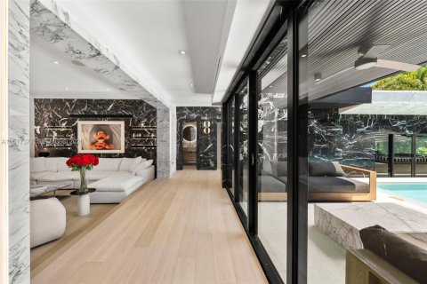 Casa en venta en Miami Beach, Florida, 5 dormitorios, 315.87 m2 № 2154869 - foto 12