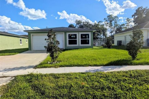 House in Oviedo, Florida 3 bedrooms, 127 sq.m. № 2210251