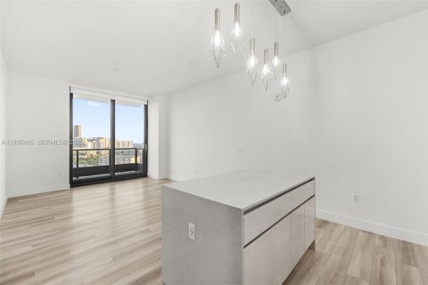 Apartment in Hallandale Beach, Florida 2 bedrooms, 110.09 sq.m. № 1993491 - photo 2