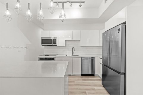 Apartment in Hallandale Beach, Florida 2 bedrooms, 110.09 sq.m. № 1993491 - photo 6