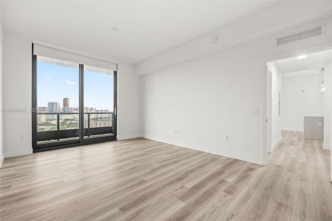 Apartment in Hallandale Beach, Florida 2 bedrooms, 110.09 sq.m. № 1993491 - photo 21