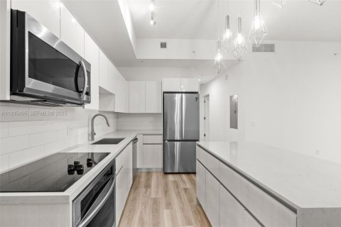 Apartment in Hallandale Beach, Florida 2 bedrooms, 110.09 sq.m. № 1993491 - photo 7