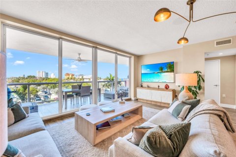 Condo in Deerfield Beach, Florida, 3 bedrooms  № 2041617 - photo 5