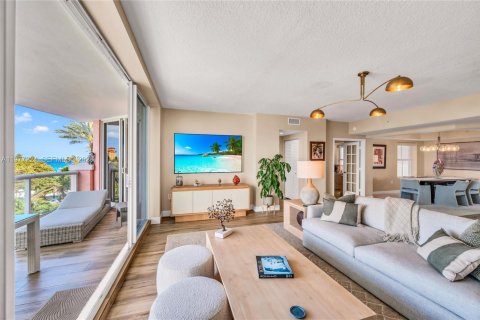 Condo in Deerfield Beach, Florida, 3 bedrooms  № 2041617 - photo 9