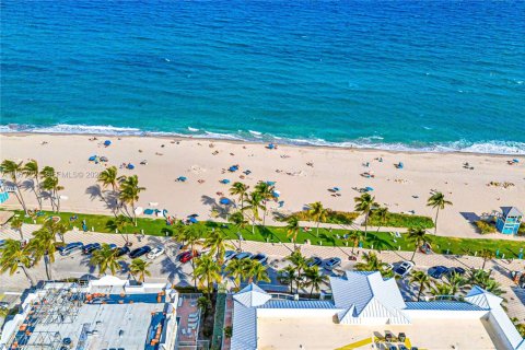 Condo in Deerfield Beach, Florida, 3 bedrooms  № 2041617 - photo 28