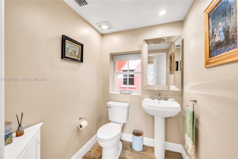 Condo in Deerfield Beach, Florida, 3 bedrooms  № 2041617 - photo 11