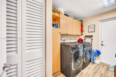 Condo in Deerfield Beach, Florida, 3 bedrooms  № 2041617 - photo 27