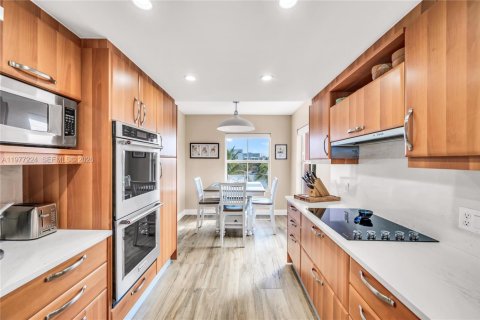 Condo in Deerfield Beach, Florida, 3 bedrooms  № 2041617 - photo 14