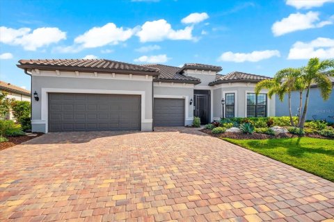 House in Lakewood Ranch, Florida 3 bedrooms, 277.31 sq.m. № 1913458 - photo 3