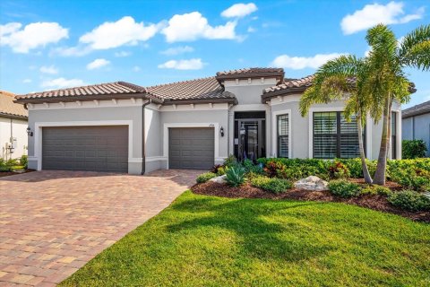 House in Lakewood Ranch, Florida 3 bedrooms, 277.31 sq.m. № 1913458 - photo 1