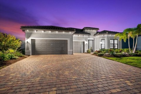 House in Lakewood Ranch, Florida 3 bedrooms, 277.31 sq.m. № 1913458 - photo 7