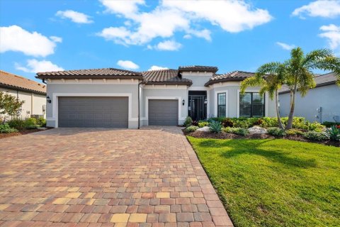 House in Lakewood Ranch, Florida 3 bedrooms, 277.31 sq.m. № 1913458 - photo 4