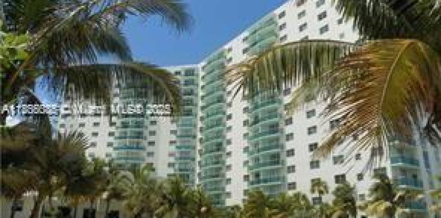 Condo à Hollywood, Floride, 1 chambre № 1893267