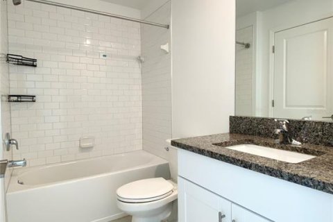 Townhouse in Land O' Lakes, Florida 3 bedrooms, 166.02 sq.m. № 1829836 - photo 19