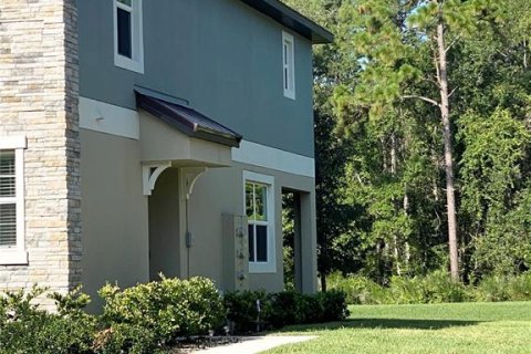 Townhouse in Land O' Lakes, Florida 3 bedrooms, 166.02 sq.m. № 1829836 - photo 21