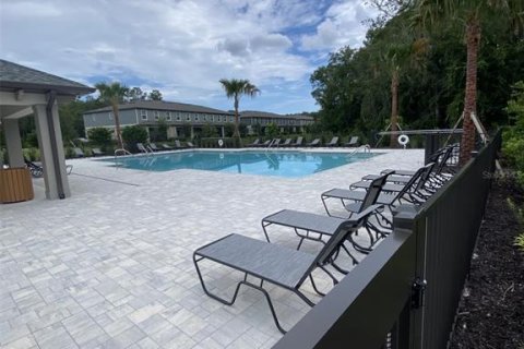 Townhouse in Land O' Lakes, Florida 3 bedrooms, 166.02 sq.m. № 1829836 - photo 25