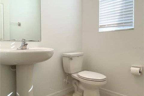 Townhouse in Land O' Lakes, Florida 3 bedrooms, 166.02 sq.m. № 1829836 - photo 6
