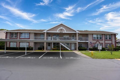 Condo à New Port Richey, Floride, 2 chambres  № 2267416