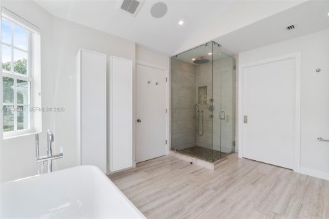 Villa ou maison à vendre à Aventura, Floride: 5 chambres, 326.18 m2 № 2088357 - photo 22